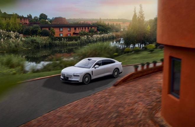 政策适配与行业共振：岚图追光L上市，售价27.99万元起