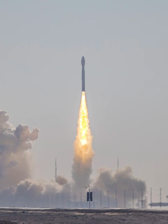 中大几个学生,放了颗卫星,火箭也是广州的 中大几个学生,放了颗卫星,火箭也是广州的