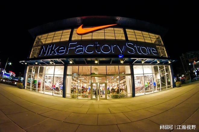 耐克大中华区营收大跌17%，耐克要向批发商低头了？