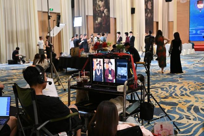 郑州，竖起来了！