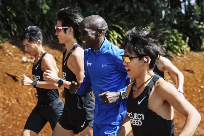 耐克业绩承压，值得担心吗？