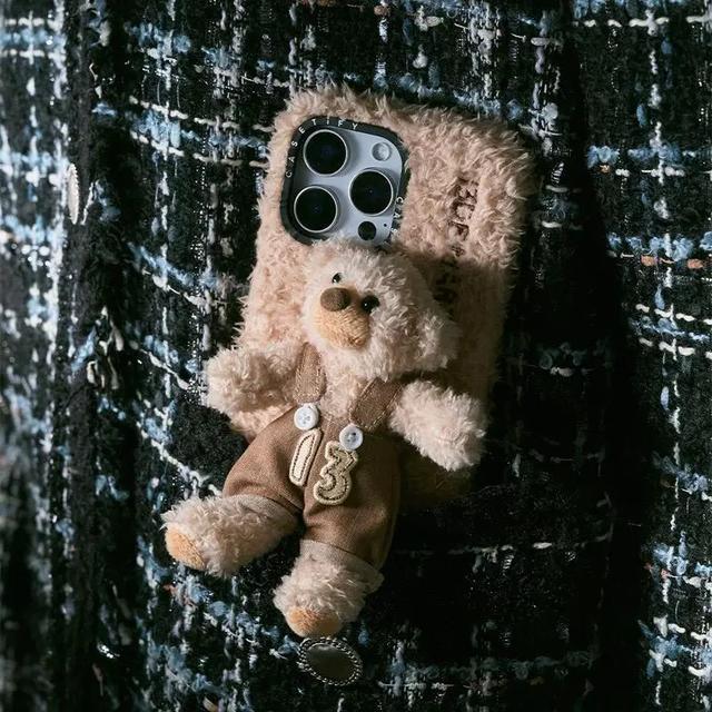 一个手机壳700元,一片膜100多元,配件行业长出了一个千亿级生意 一个手机壳700元,一片膜100多元,配件行业长出了一个千亿级生意