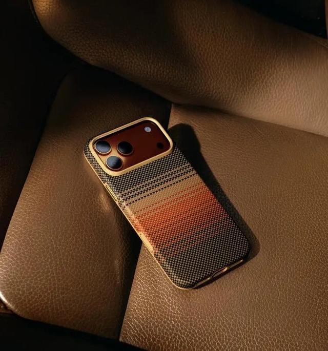 一个手机壳700元,一片膜100多元,配件行业长出了一个千亿级生意 一个手机壳700元,一片膜100多元,配件行业长出了一个千亿级生意