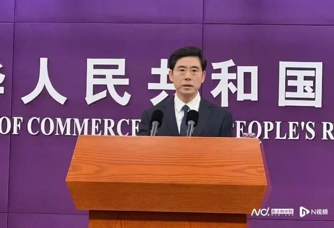 HOKA韩国总代理CEO被爆掌掴员工,“原来现实职场霸凌比韩剧更抓马” HOKA韩国总代理CEO被爆掌掴员工,“原来现实职场霸凌比韩剧更抓马”