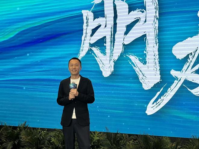 郁亮的万科35年：从“宝万之争”到“活下去”，他能放下焦虑了吗？