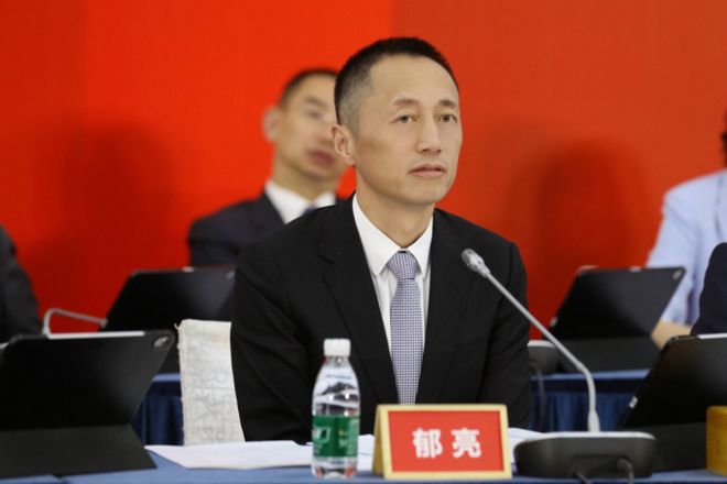 郁亮的万科35年：从“宝万之争”到“活下去”，他能放下焦虑了吗？