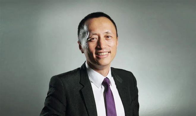 万科公告：郁亮到龄退休