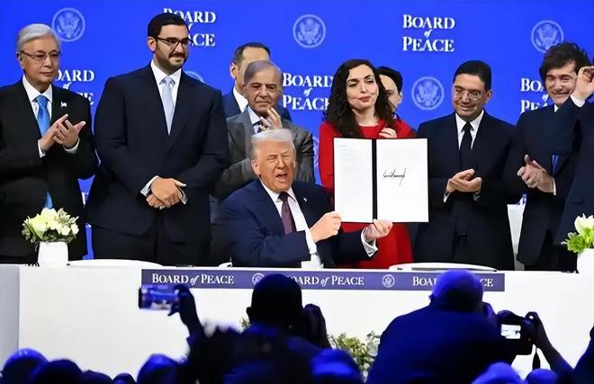 普京出资10亿美元，准备加入和平委员会，特朗普反倒为难了？