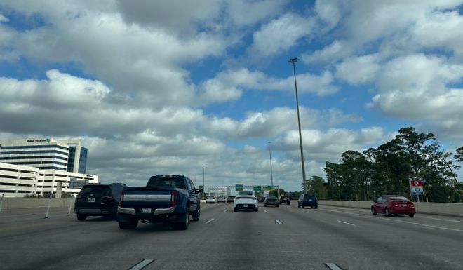 狂追俄罗斯油轮18天,特朗普疯狂全球抢油,对中国有何影响? 狂追俄罗斯油轮18天,特朗普疯狂全球抢油,对中国有何影响?