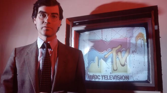 80年代的狂野与未来，都藏在怪奇物语的穿搭里