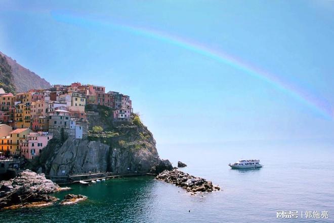 中际旭创成为公募第一大重仓股,基金高度抱团的结局是什么? 中际旭创成为公募第一大重仓股,基金高度抱团的结局是什么?