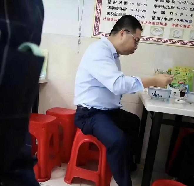 回旋镖扎穿野蛮人，经常“欺负人”的姚振华也有委屈事儿？