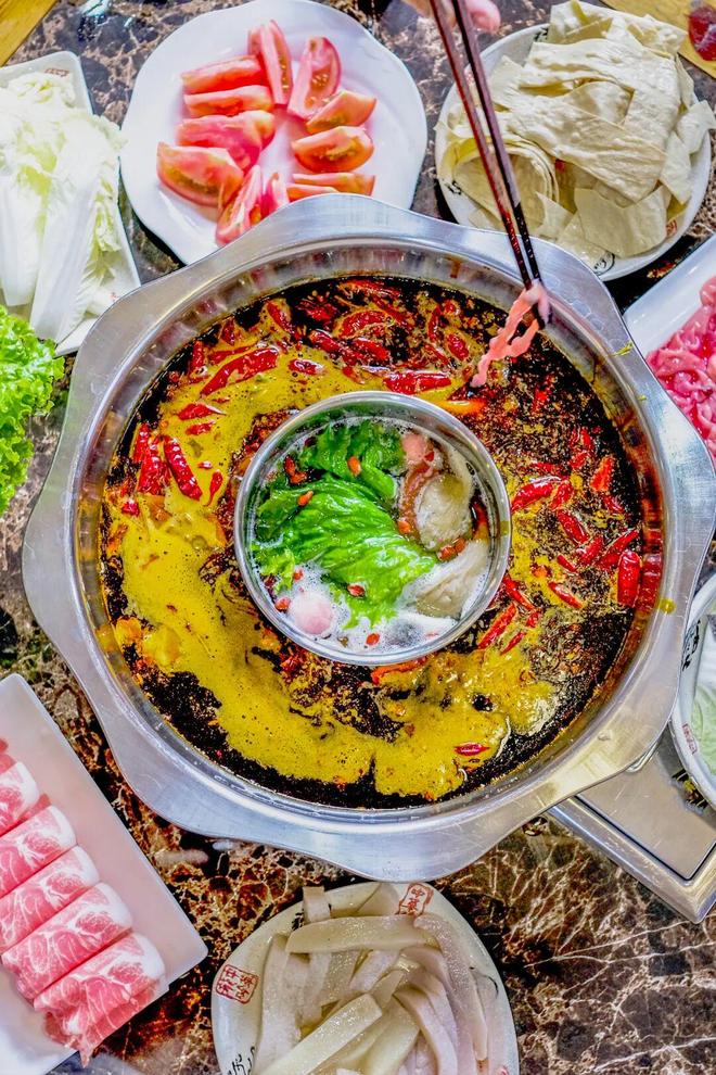 海底捞营利、翻台率双压 张勇“出山”能绝地反击？