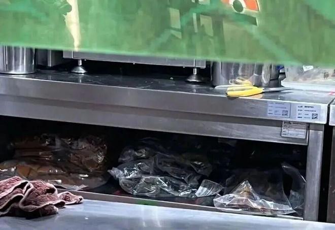 售价几十元的一碗面竟是“预制包”？和府捞面“慢熬汤底”遭质疑