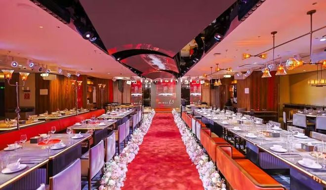 79元“结婚套餐”爆发！餐企巨头纷纷盯上“小宴会”