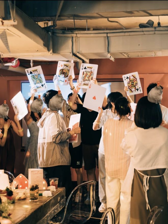 79元“结婚套餐”爆发！餐企巨头纷纷盯上“小宴会”