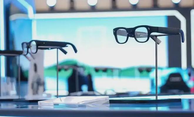 字节“撤回”了豆包眼镜，但市场已经准备好了