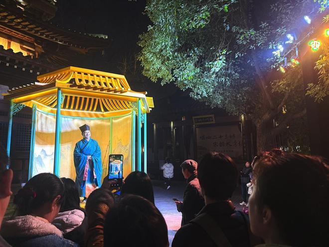 开新局·走市场|杭州清河坊:一街阅千年,烟火抚人心 开新局·走市场|杭州清河坊:一街阅千年,烟火抚人心