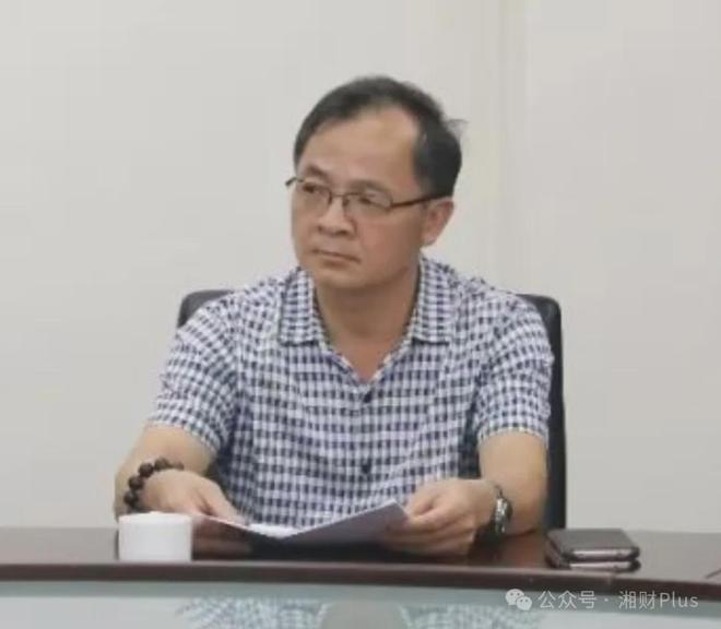 广东省联社邓让兴被移送司法，在提拔、调动上谋利，收受巨额财物