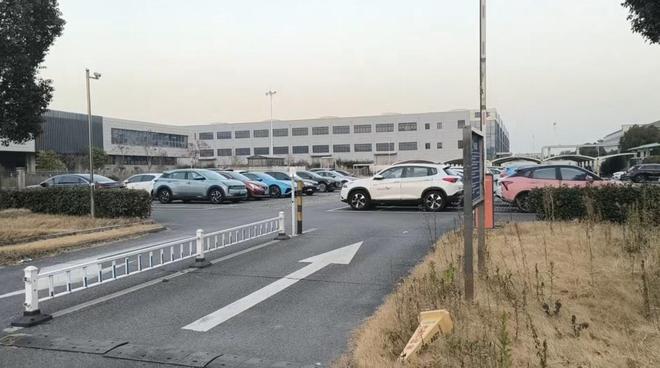 哪吒重整新进展：最迟3月定方案，造车双资质有望保住