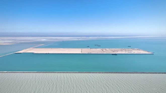 波斯湾上的“中国精度”中伊携手雕琢“海上门户” 波斯湾上的“中国精度”中伊携手雕琢“海上门户”