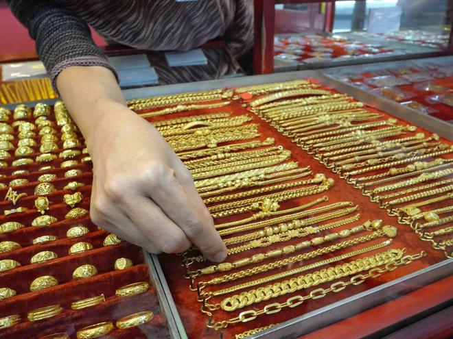 贵金属狂飙，山东黄金等股价创新高！花旗：3个月内金价冲5000美元