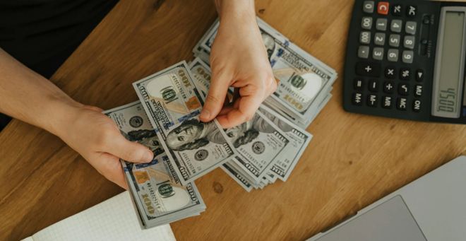 深圳二代豪赌存储，6个月爆赚10亿