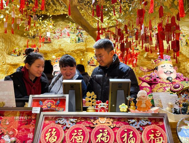 元旦假期消费开门红，海南封关后旅游热度飙升