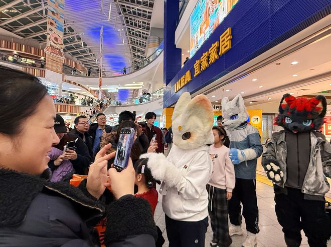 元旦假期消费开门红，海南封关后旅游热度飙升