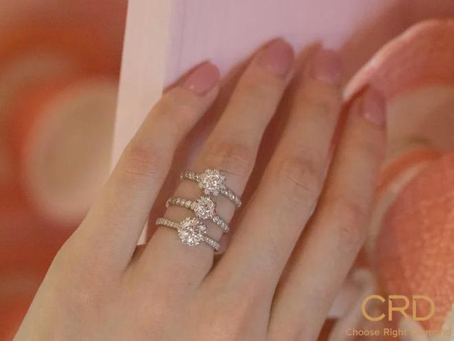 河南老乡们，把钻石价格打崩了