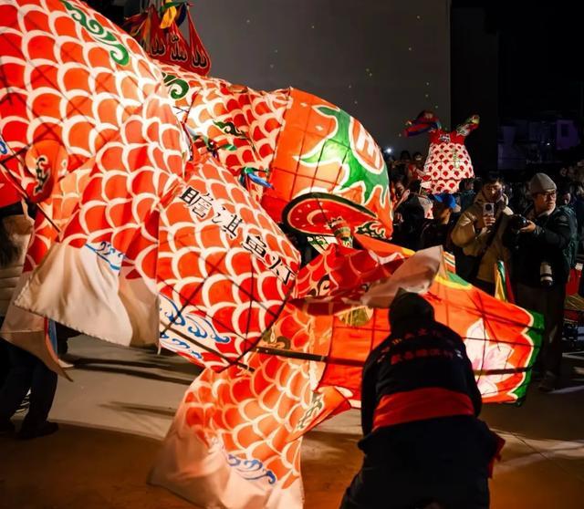 3000条鱼游进春晚，这届年轻人，把老祖宗的鱼灯盘活了