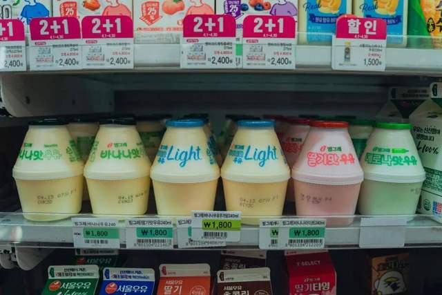 乳企春节大考，谁能一“马”当先？