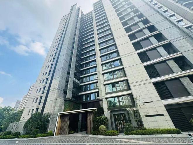 年薪2426万港元！新鸿基高管卷入贪腐被停职？公司回应：正在进行检视