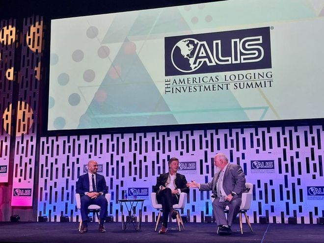 中产正在消失,万豪希尔顿慌了? 中产正在消失,万豪希尔顿慌了?