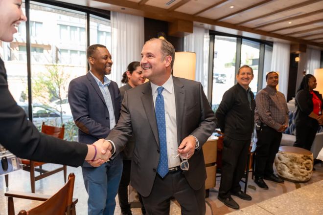 中产正在消失,万豪希尔顿慌了? 中产正在消失,万豪希尔顿慌了?