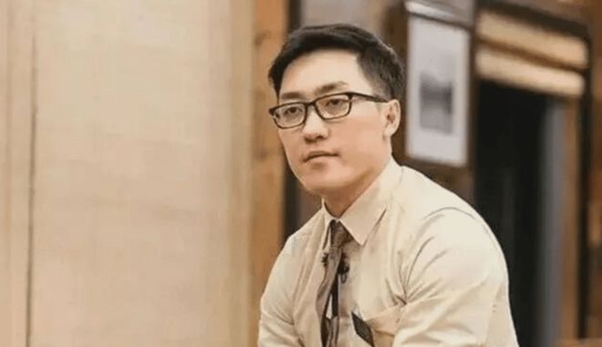 逆袭了!王自如GAP期曾跑网约车,现成雷鸟“金牌打工人” 逆袭了!王自如GAP期曾跑网约车,现成雷鸟“金牌打工人”