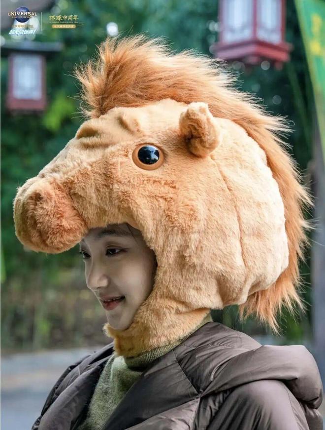 大年初五咋去哪都有一亿人在排队?不想走亲戚的打工人挤疯了也要去「新中式乐园」找年味 大年初五咋去哪都有一亿人在排队?不想走亲戚的打工人挤疯了也要去「新中式乐园」找年味