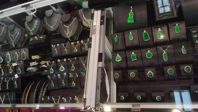 我在河南用AI鉴定玉石,8个月收入上百万|新春走基层 我在河南用AI鉴定玉石,8个月收入上百万|新春走基层