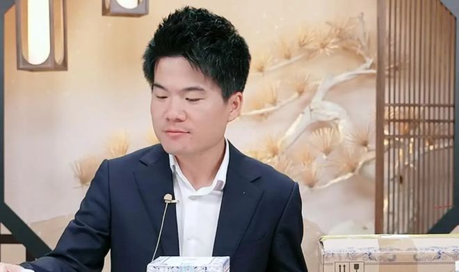 谁撑起了董宇辉的210亿销量？