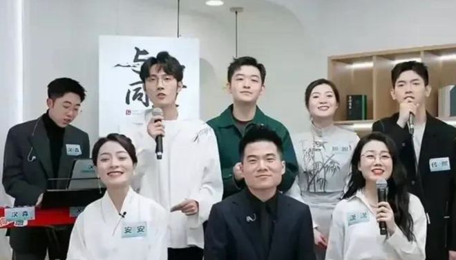 谁撑起了董宇辉的210亿销量？