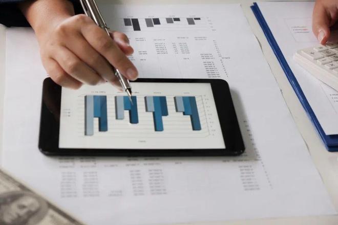 “一老一小”公益矩阵织就民生温暖线 富德生命人寿获颁多项年度社会责任荣誉