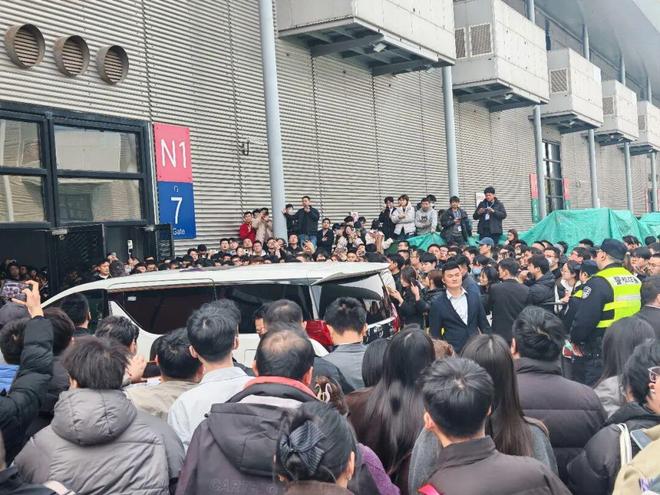 从MWC到AWE：中国科技产业，需要什么样的世界级展会？