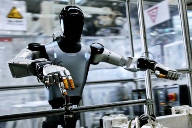 蔚来暂缓进军机器人，研发砍掉四成！李斌谨慎过头了？