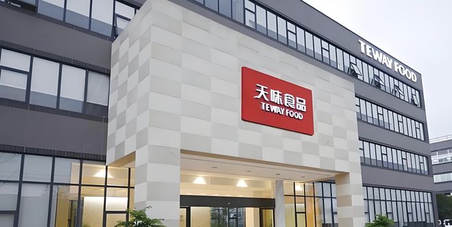 业绩再次下降商誉高企，邓文夫妇缘何仍要清仓式分红？