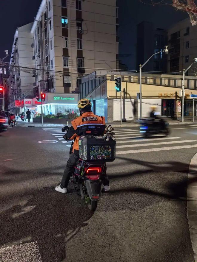 为了团聚——记那些可爱的奋斗人 | 新春走基层