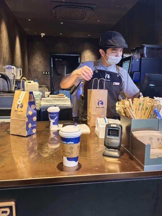 为了团聚——记那些可爱的奋斗人 | 新春走基层