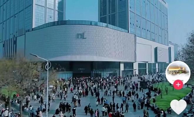 热搜！胖东来超8成员工拒绝降薪增假！目前年假40天…