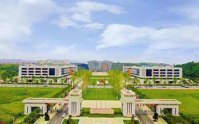 今年两会，科技企业家建言：为何至关重要？