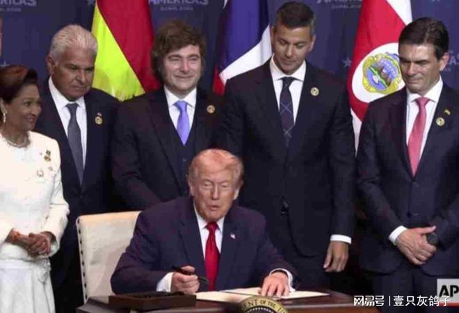 特朗普开会针对中国，去了12人，没有一个真想跟中国对着干的