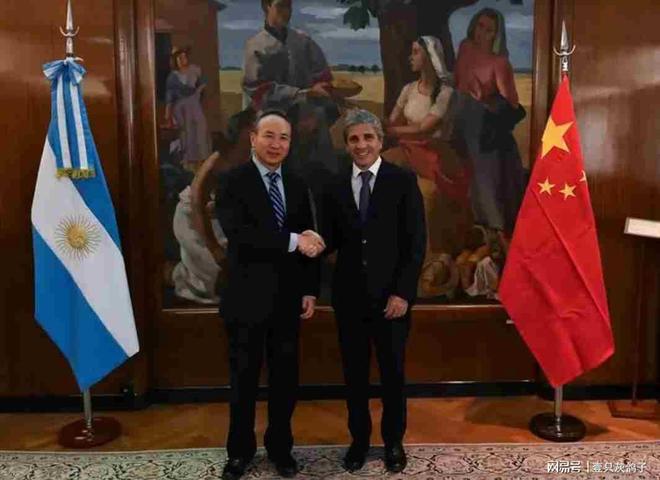 特朗普开会针对中国，去了12人，没有一个真想跟中国对着干的